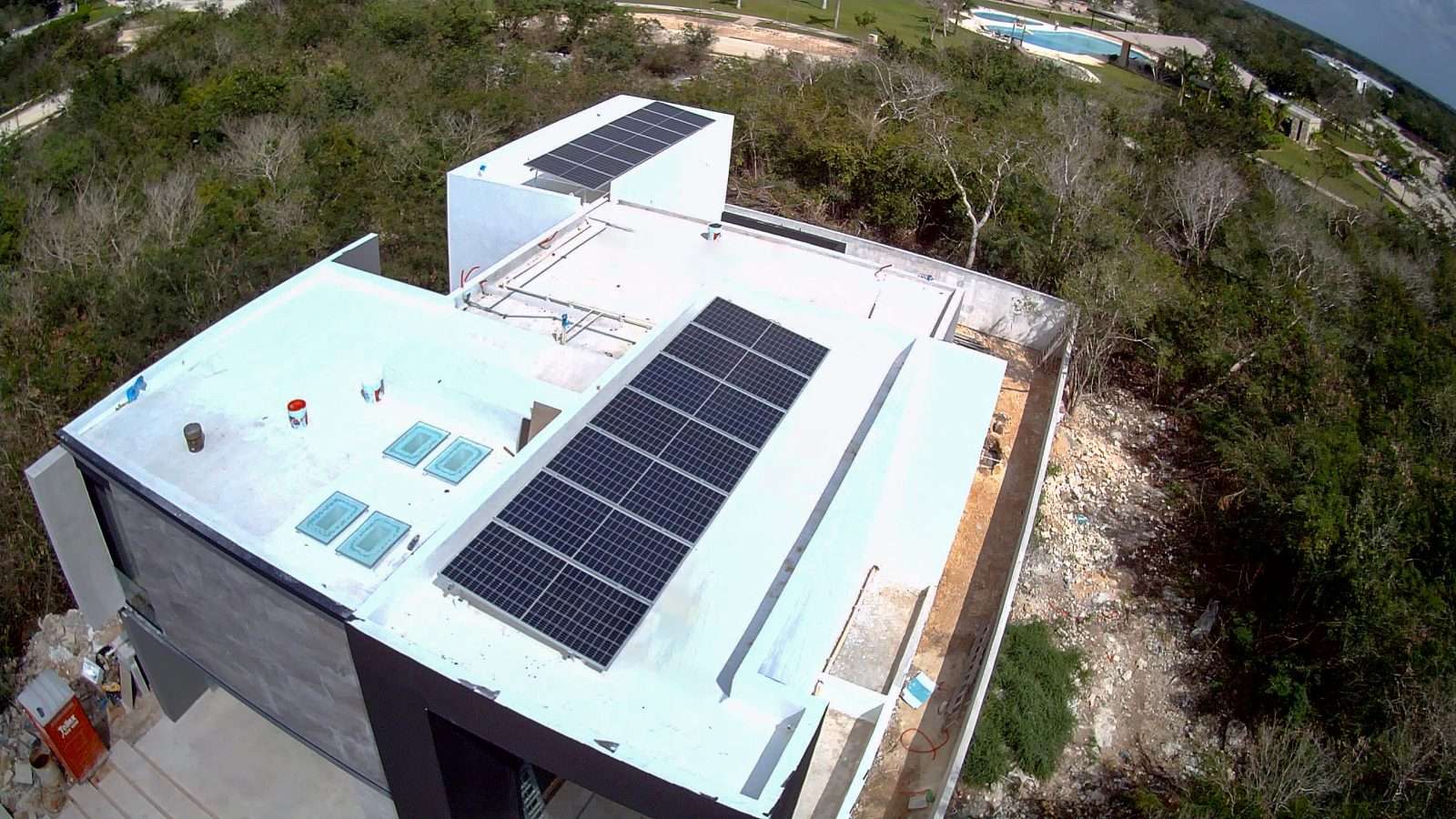 instalacion-paneles-solares-410W-jinko-solar